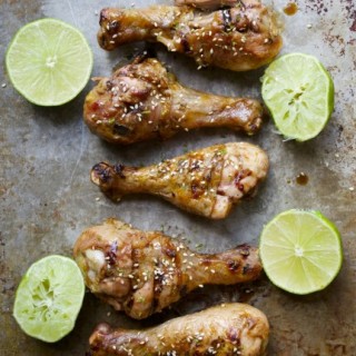 Smoked Drumsticks with Sriracha and Honey Lime Sauce, A SUPER game day snack! Ready in under 30 minutes! #glutenfree