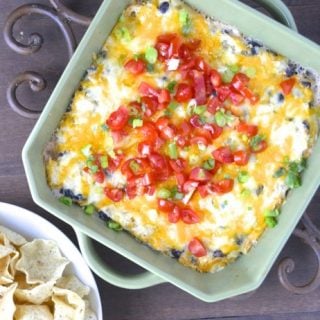 Green Chili Chicken Ranch Dip...super easy dip that is full of flavor! #glutenfree www.maebells.com