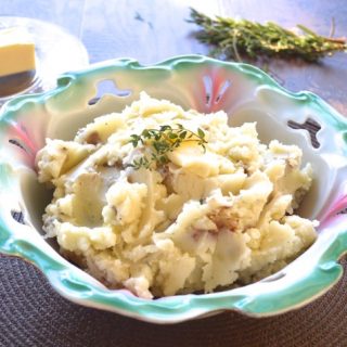 Mom's Mashed Potatoes, the only mashed potato recipe you will ever need! www.maebells.com