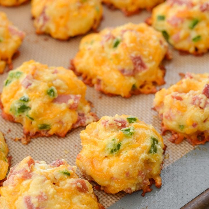 These Cheesy Ham and Jalapeno Puffs have just 1 net carb each, making them perfect for low carb meal prep!