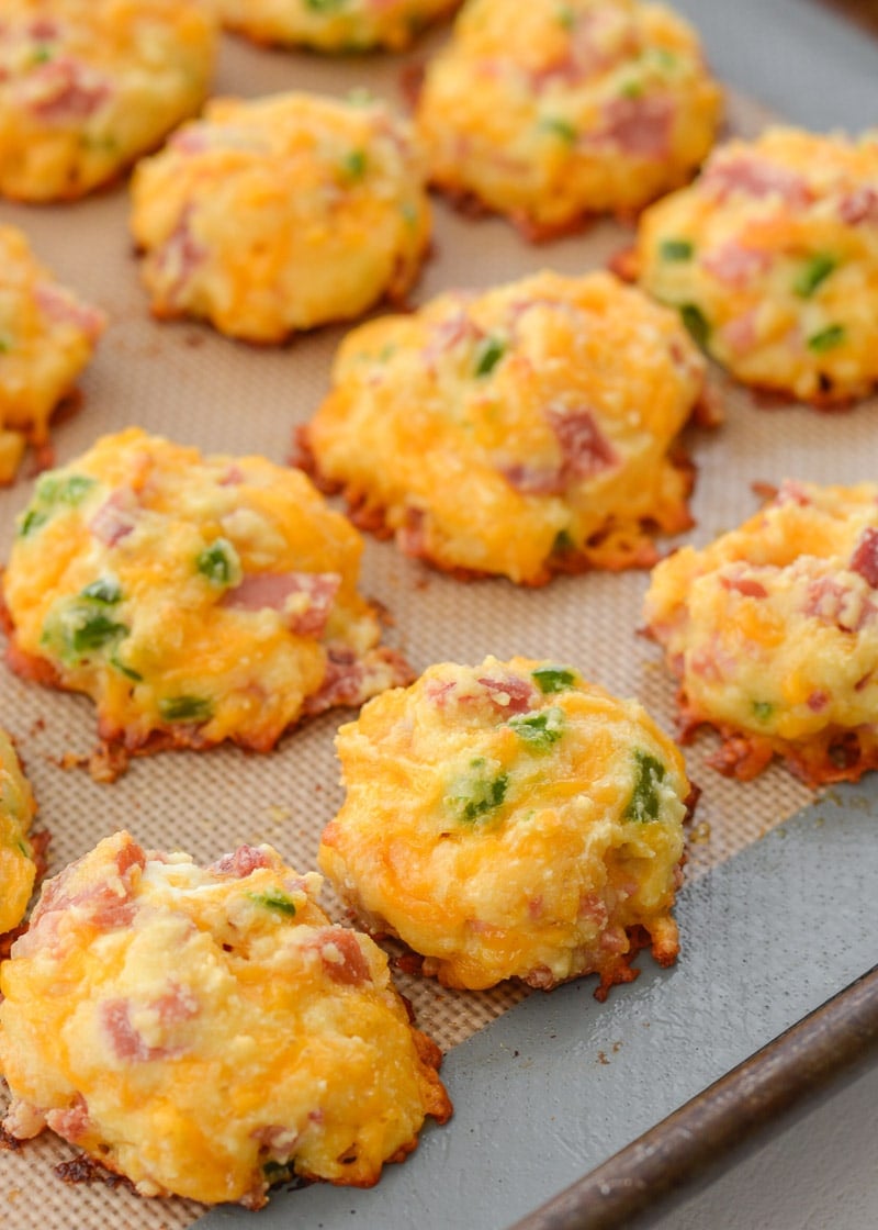 These Cheesy Ham and Jalapeno Puffs have just 1 net carb each, making them perfect for low carb meal prep!