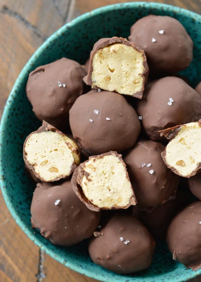 These sweet and creamy Banana Pudding Bites are coated with rich dark chocolate and sea salt for the perfect sweet and salty snack! Each chocolate truffle has 4.5 net carbs each!