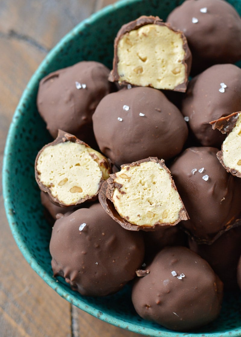 These sweet and creamy Banana Pudding Bites are coated with rich dark chocolate and sea salt for the perfect sweet and salty snack! Each chocolate truffle has 4.5 net carbs each!