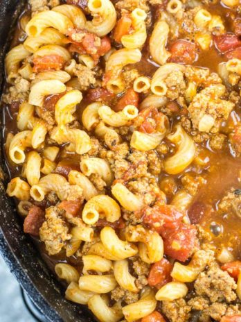 This Easy Cheesy Chili Mac is the perfect one pan, 30 minute meal! An easy family friendly dinner perfect for busy weeknights! 