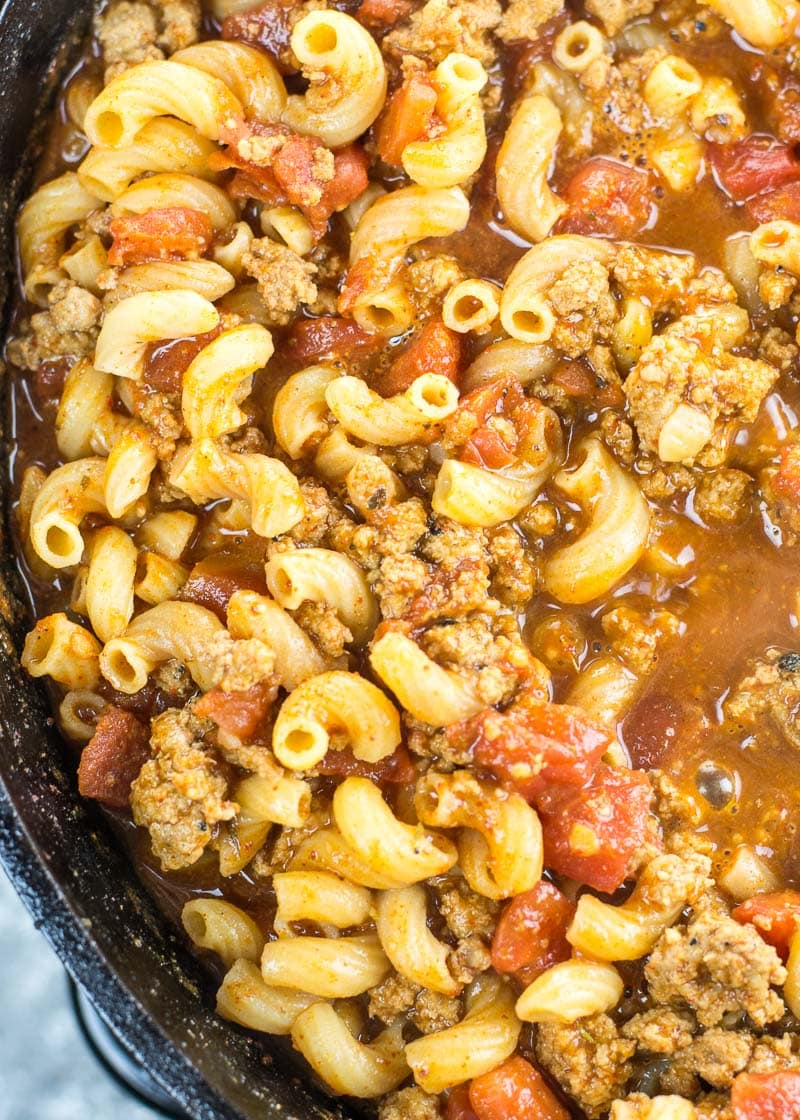 This Easy Cheesy Chili Mac is the perfect one pan, 30 minute meal! An easy family friendly dinner perfect for busy weeknights! 