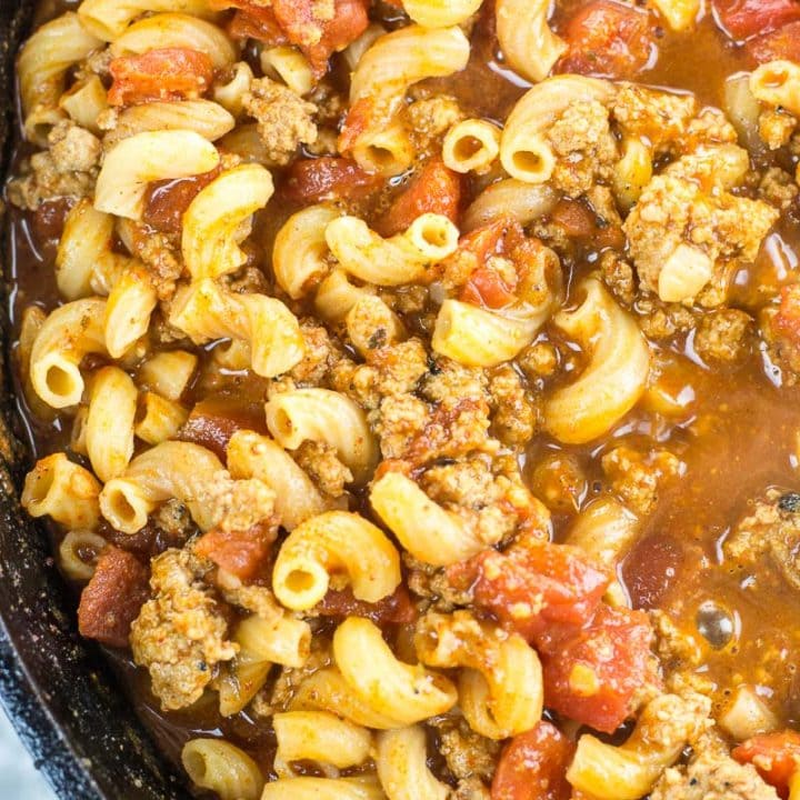 This Easy Cheesy Chili Mac is the perfect one pan, 30 minute meal! An easy family friendly dinner perfect for busy weeknights! 