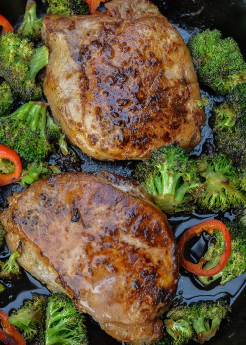 This one pan Asian Pork Chops with Sesame Broccoli is the quick, flavor-packed meal you need for an easy keto weeknight dinner!