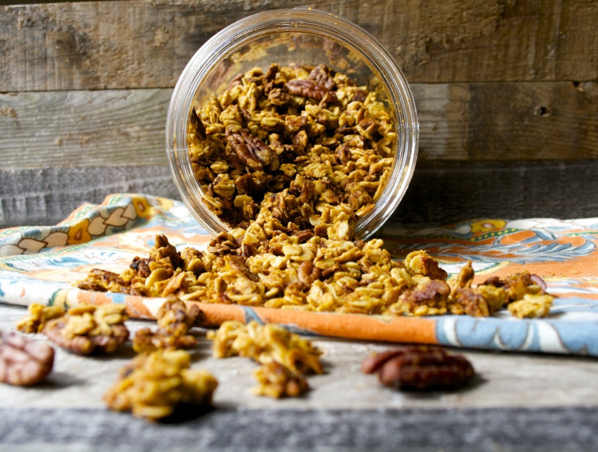 Pumpkin Spice Latte Granola, your Starbucks favorite in a crunchy, healthy snack!