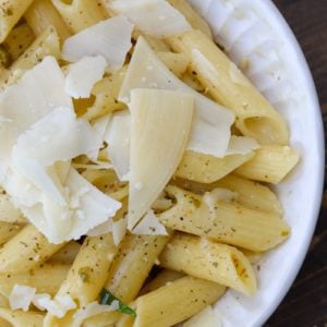 This one-pan Creamy Penne Pesto Pasta is packed with flavor and ready in just 10 minutes! Perfect for an easy weeknight meal!