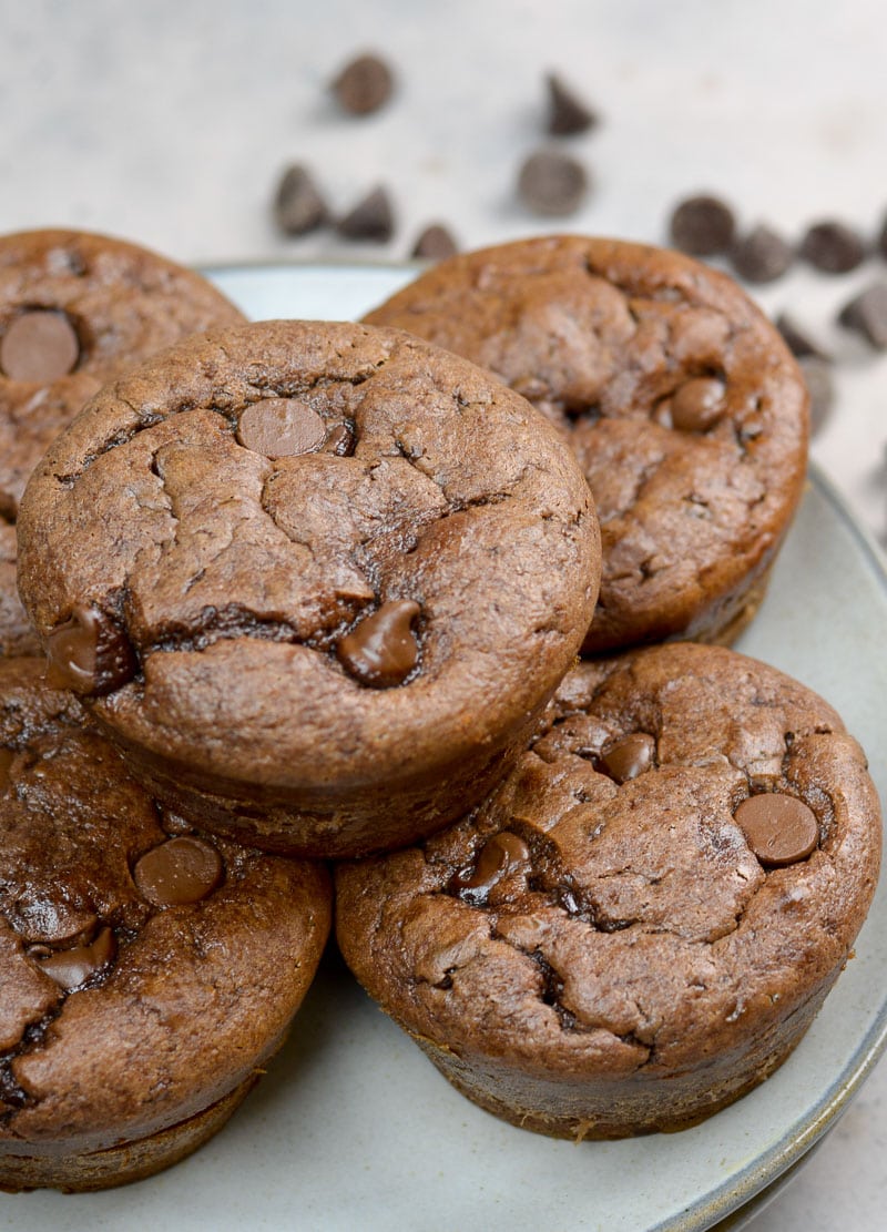 These Chocolate Flourless Protein Muffins are naturally gluten free and perfect for easy meal prep!