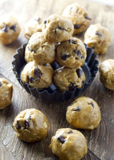 Chocolate Chip Peanut Butter Bites, these no bake bites are a perfect simple, healthy snack! www.maebells.com