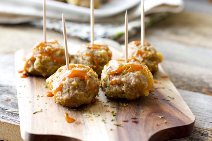 Skinny Cheddar Stuffed Meatballs, perfectly tasty and totally gluten free! www.maebells.com