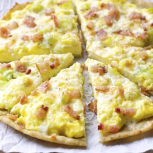 Crispy Breakfast Pizza with Cheddar and Leeks (gluten free!) www.maebells.com