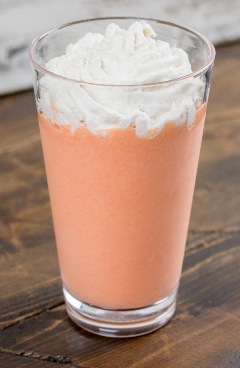 This easy and healthy carrot cake smoothie is packed with fruits and vegetables. Try this drink for a quick sip and go breakfast!