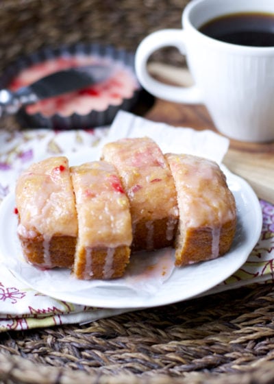 Gluten Free Strawberry Lemonade Bread! Delightfully sweet and tangy! www.maebells.com