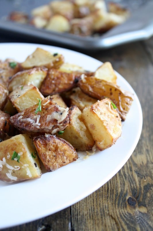 GarlicParmesanRoastedPotatoes-20