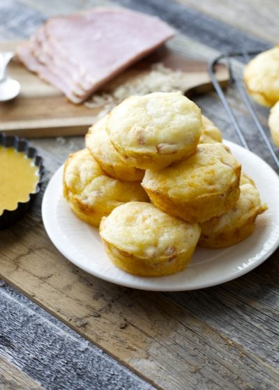 Ham & Swiss Puffs with Smokey Honey Mustard, the perfect quick and easy meal! www.maebells.com