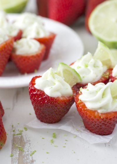 Key Lime Pie Stuffed Strawberries, only five ingredients!! The perfect spring dessert! www.maebells.com