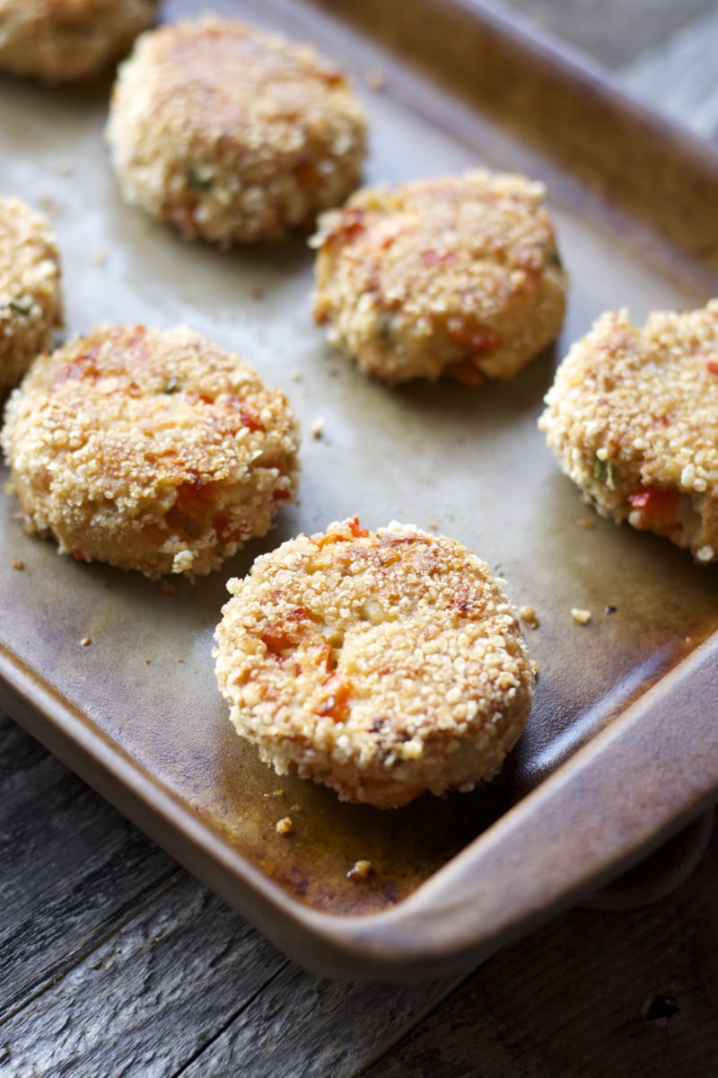 Baked Caesar Salmon Patties! Only 7 ingredients and totally gluten free! A super easy weeknight meal!