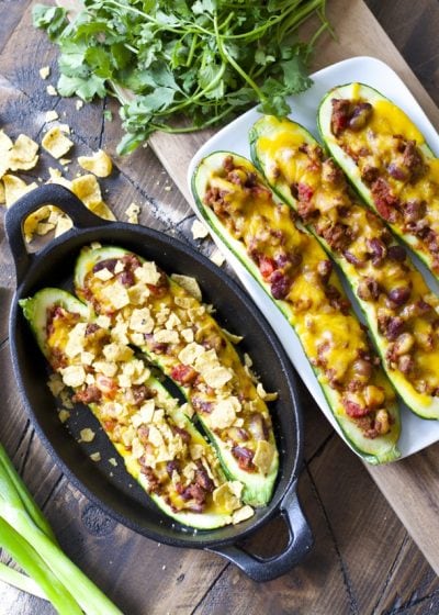 These are SO GOOD! Chili Cheese Stuffed Zucchini Boats! A lighter, healthier spin on a classic!