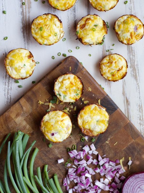 BBQ Chicken Puffs! Packed with shredded chicken, smoked gouda and tangy BBQ sauce! Gluten free! 