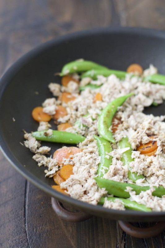 a skillet with filling for tuna lettuce wraps in it 