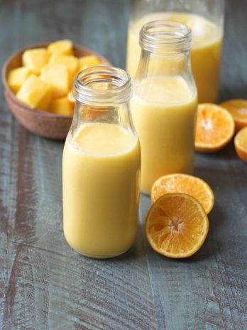 This sweet and creamy Citrus Vanilla Smoothie is packed with orange juice, mango, vanilla and almond milk!