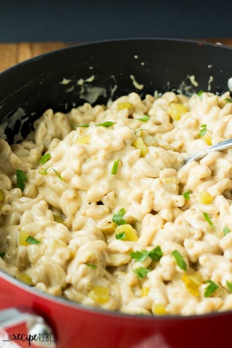 Easy One Pot Green Chili Macaroni and Cheese 