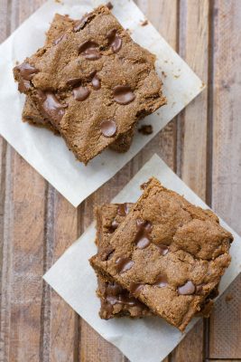 These Almond Butter Espresso Bars are packed with chocolate and coffee flavor! They are gluten free, paleo and ready in just 20 minutes!