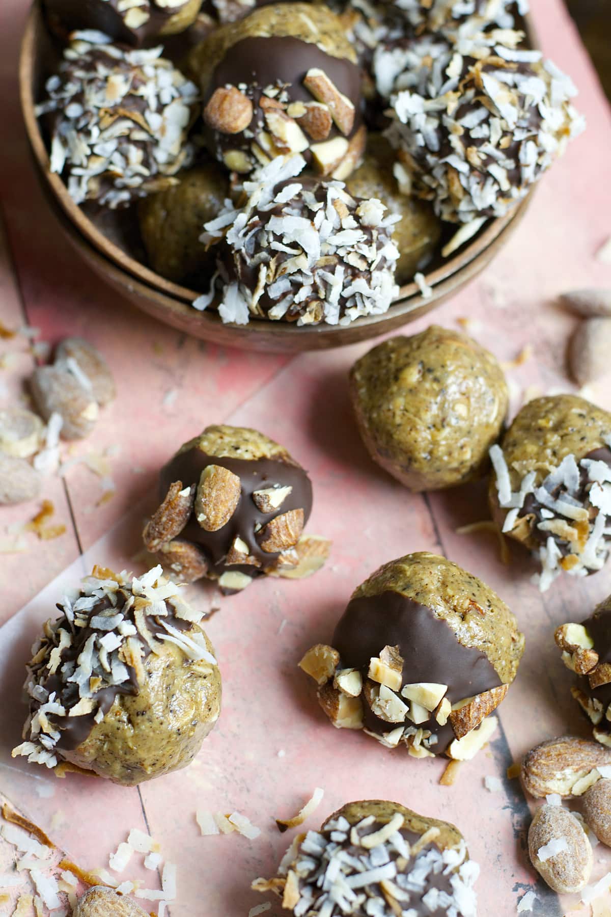 Coconut Mocha Almond Butter Espresso Balls are packed with oats, almonds, coffee and toasted coconut! The perfect snack for a little pick me up!