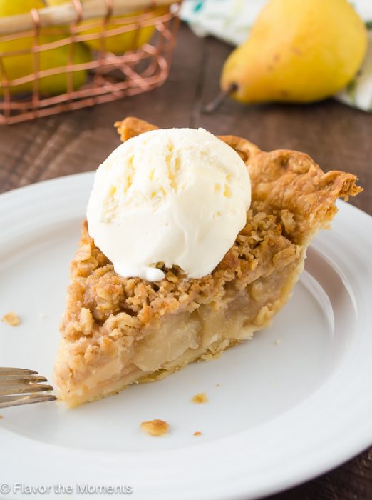Pear Ginger Crumble Pie 