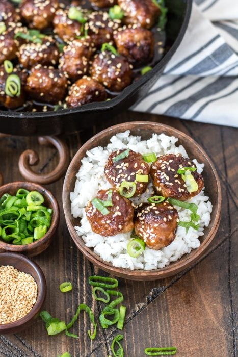 These Sweet and Spicy Asian Meatballs are loaded with flavor and perfect for an easy weeknight dinner or a game day snack!