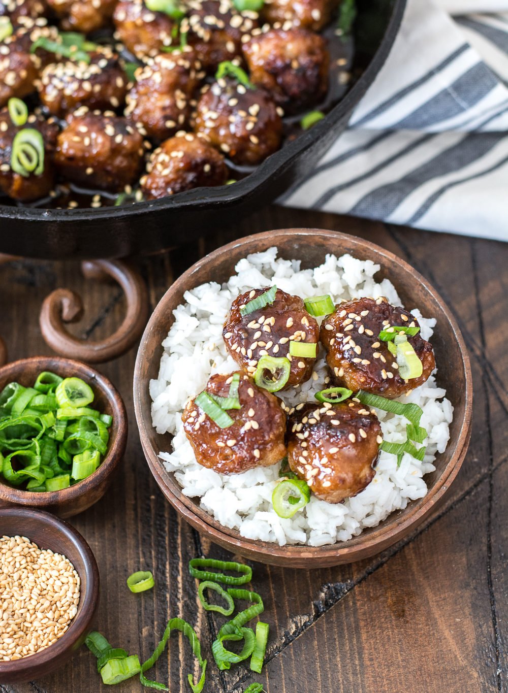 These Sweet and Spicy Asian Meatballs are loaded with flavor and perfect for an easy weeknight dinner or a game day snack!