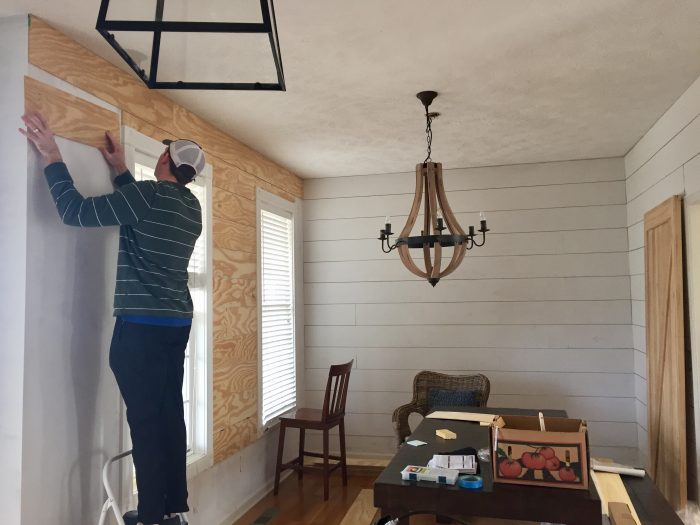 An affordable DIY Farmhouse Dinning Room! How we turned an ordinary house into a stylish farmhouse on a budget! 