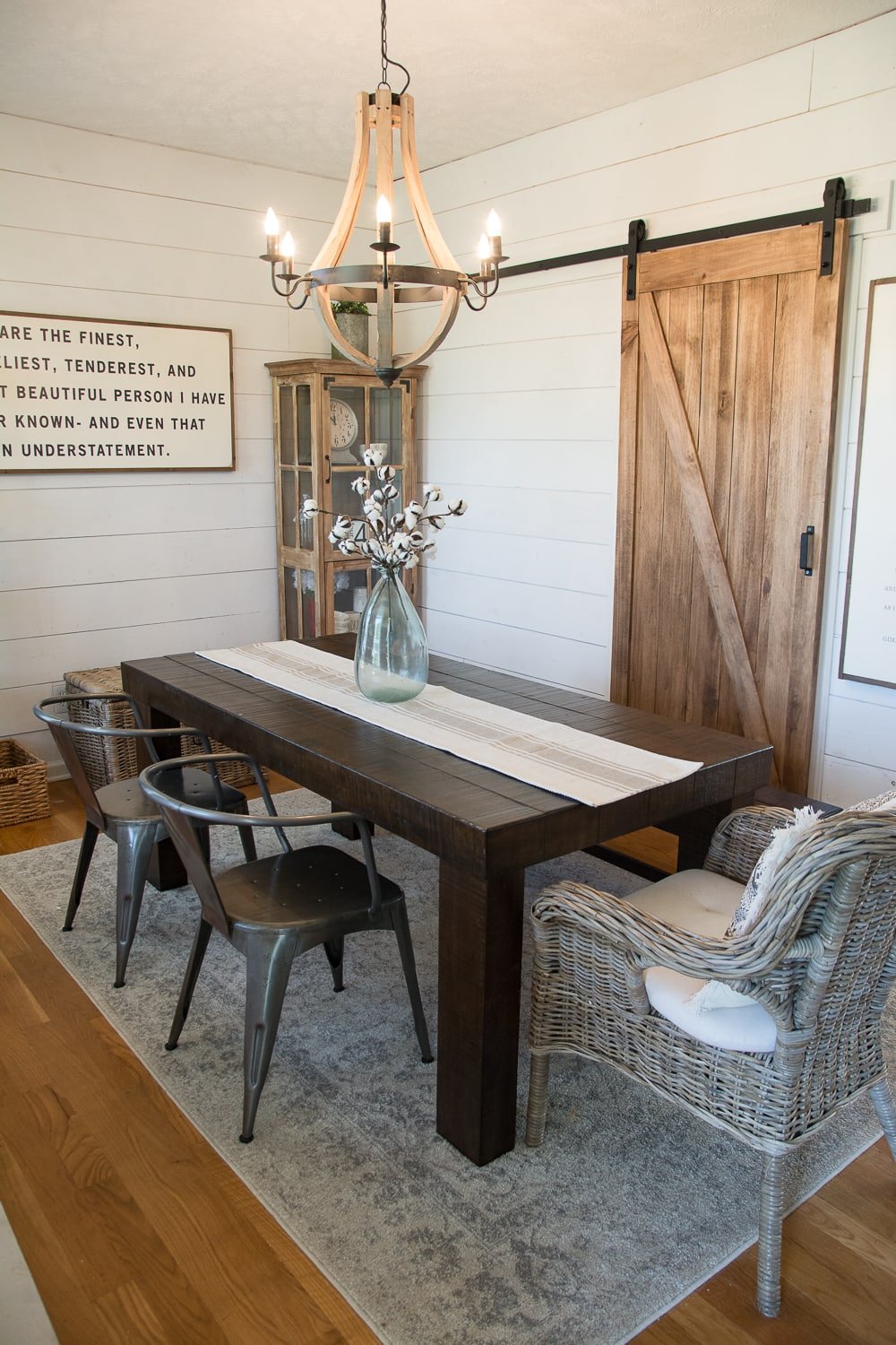 An affordable DIY Farmhouse Dinning Room! How we turned an ordinary house into a stylish farmhouse on a budget! 