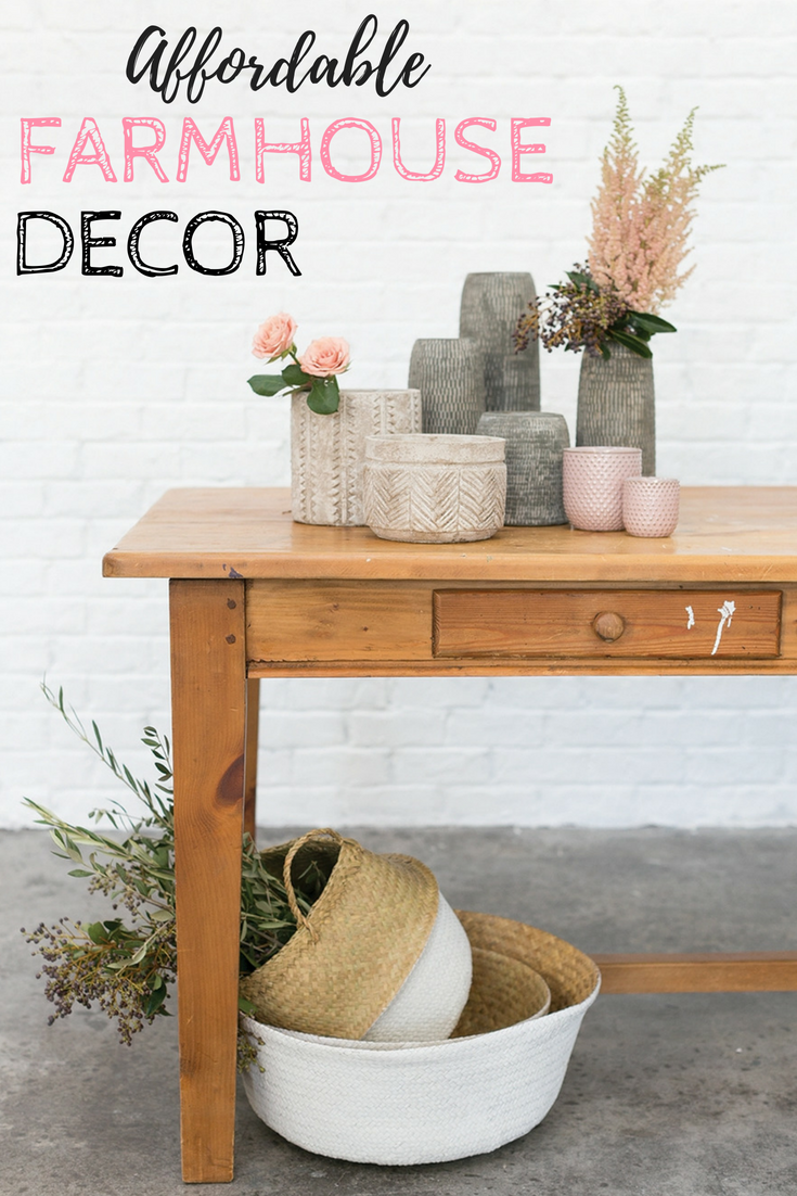 Easy Ways to add Farmhouse Style on a Budget! Affordable farmhouse decor perfect for creating the Fixer Upper look! #fixerupper