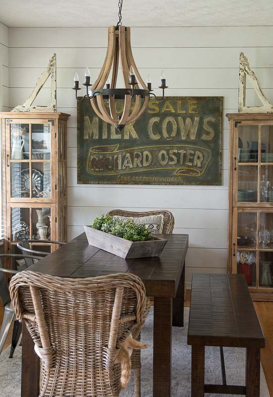 Easy Ways to add Farmhouse Style on a Budget! Affordable farmhouse decor perfect for creating the Fixer Upper look! 