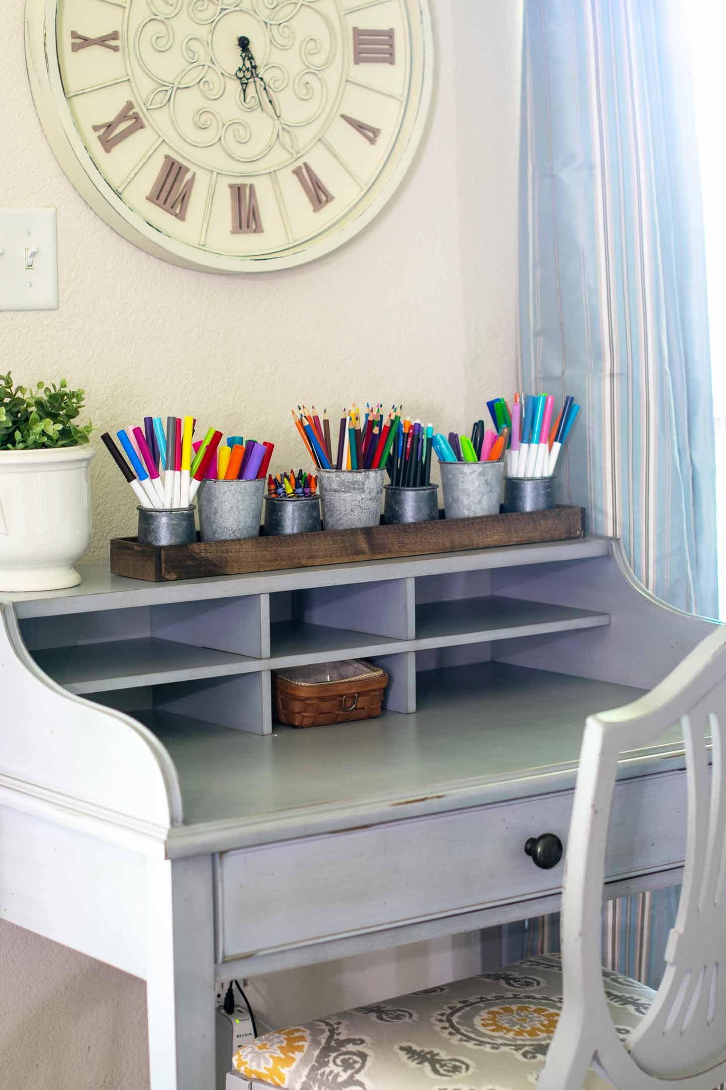 Easy storage hacks perfect for creating a perfectly organized home!