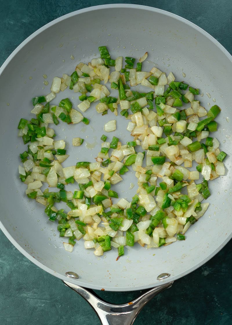 This Cheesy Jalapeño Keto Chicken is the perfect easy dinner with just 5 net carbs! This recipe is perfect for busy nights and easy keto meal prep!