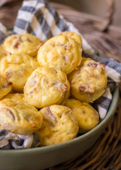 The perfect easy keto breakfast! Try these Keto Bacon Egg and Cheese Bites for an easy grab and go breakfast!  #keto #mealprep