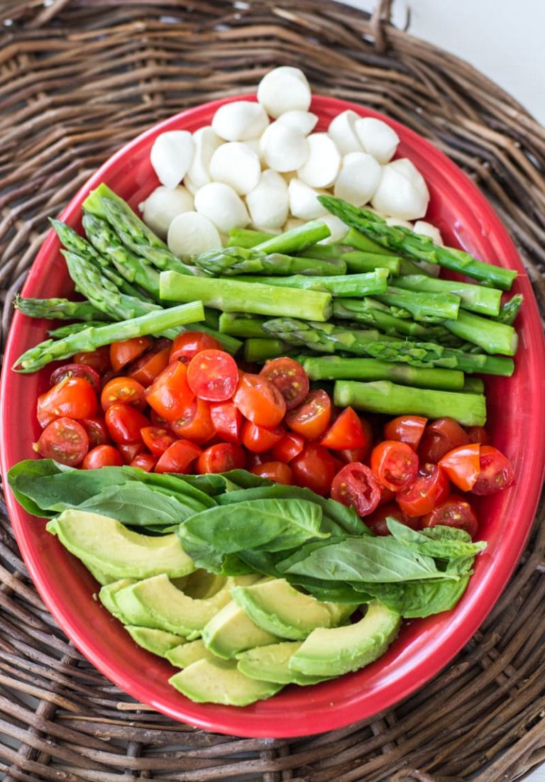 Cold Asparagus Salad Recipe (with Avocado & Tomato!) Maebells