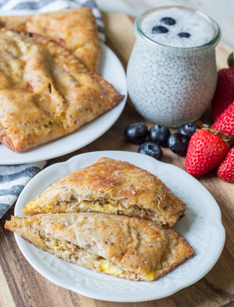 Wondering what to eat for breakfast on keto? These Keto Breakfast Hot Pockets are loaded with sausage, cream cheese and eggs! The perfect grab and go keto breakfast! #keto