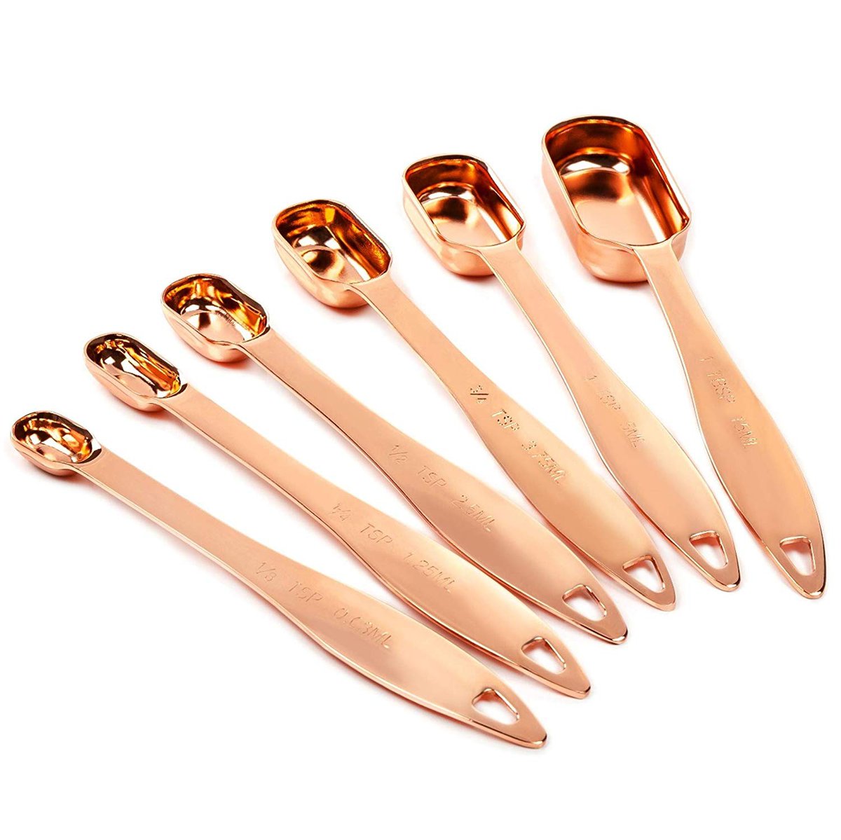 Beautiful and Affordable Copper Kitchen Essentials from Amazon! If you are looking to add a bit of color and interest to your kitchen there is no better way to do it than to add touches of copper. This metal adds old world charm and a cozy touch to any space, no matter what your design is. I've found some of the loveliest kitchen accessories and essentials on Amazon.