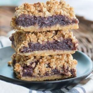 You will love these Easy Fig Bars for a sweet treat. These bars feature an almond flour crust, sweet fig filling and a crumble pecan topping!