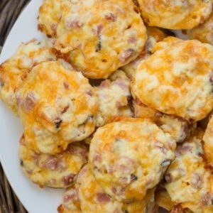 These Keto Ham and Cheese Bites are only 1.5 net carb and great warm or cold! This is an easy keto meal prep recipe! #keto #mealprep