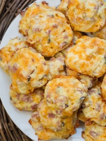 These Keto Ham and Cheese Bites are only 1.5 net carb and great warm or cold! This is an easy keto meal prep recipe! #keto #mealprep