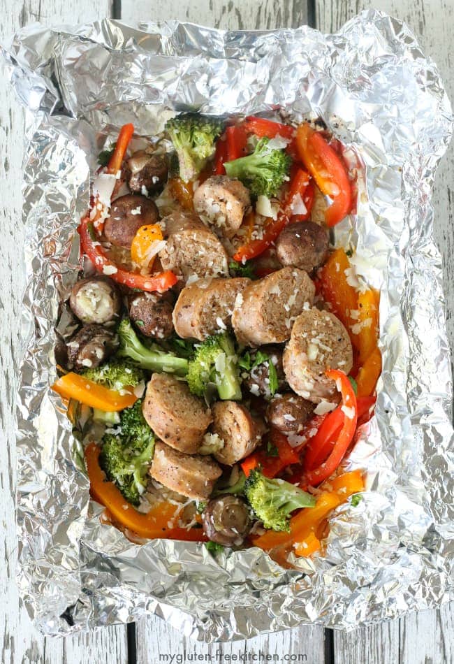https://www.maebells.com/wp-content/uploads/2021/10/Gluten-free-Sausage-and-vegetable-grilled-foil-packet-dinner.jpg