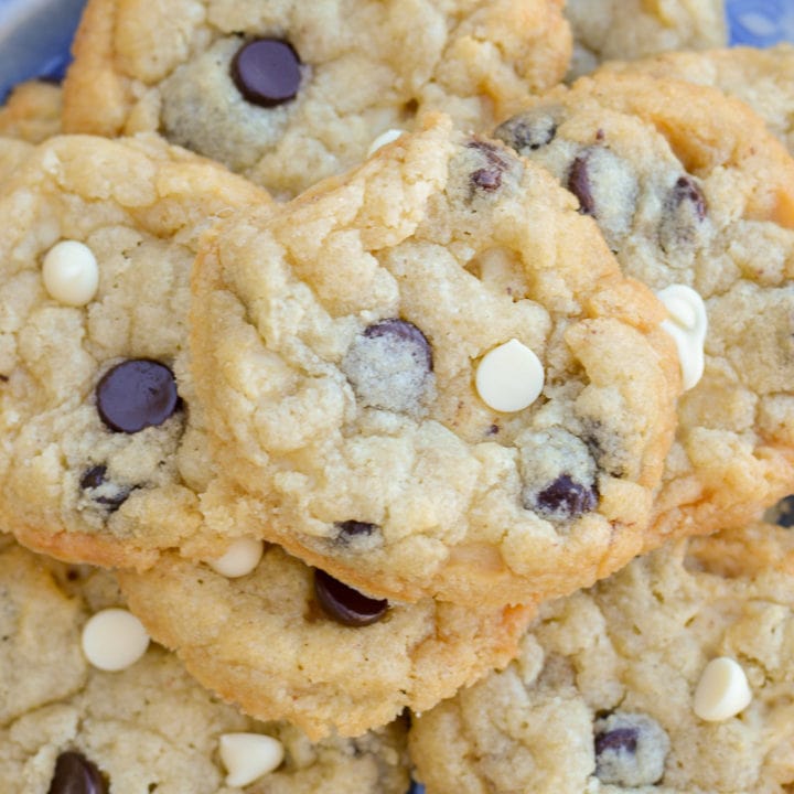 These Keto Mint Chocolate Chip Cookies are perfect for low-carb cookie exchanges! Packed full of peppermint chips and dark chocolate chips, these keto treats have just 2.8 net carbs each!