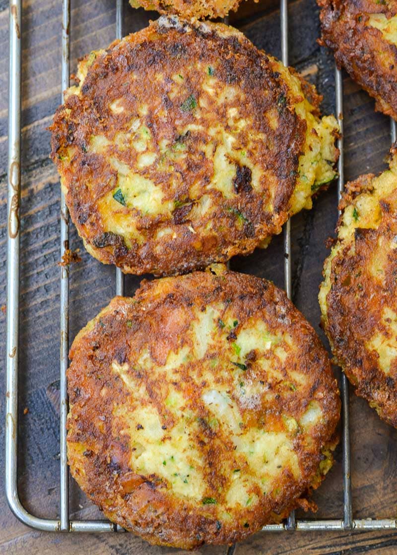 You will love these Zucchini Fritters! Made with fresh zucchini, and cheddar cheese, this delicious appetizer has only 2 net carbs each!