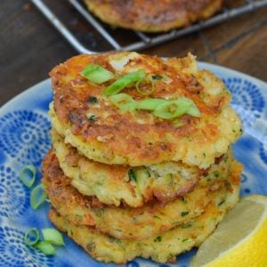 You will love these Zucchini Fritters! Made with fresh zucchini, and cheddar cheese, this delicious appetizer has only 2 net carbs each!